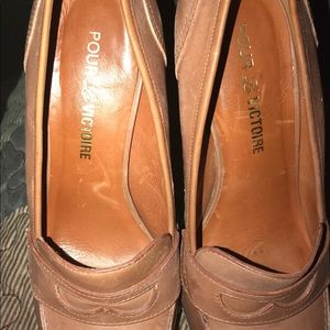 Women’s leather pumps